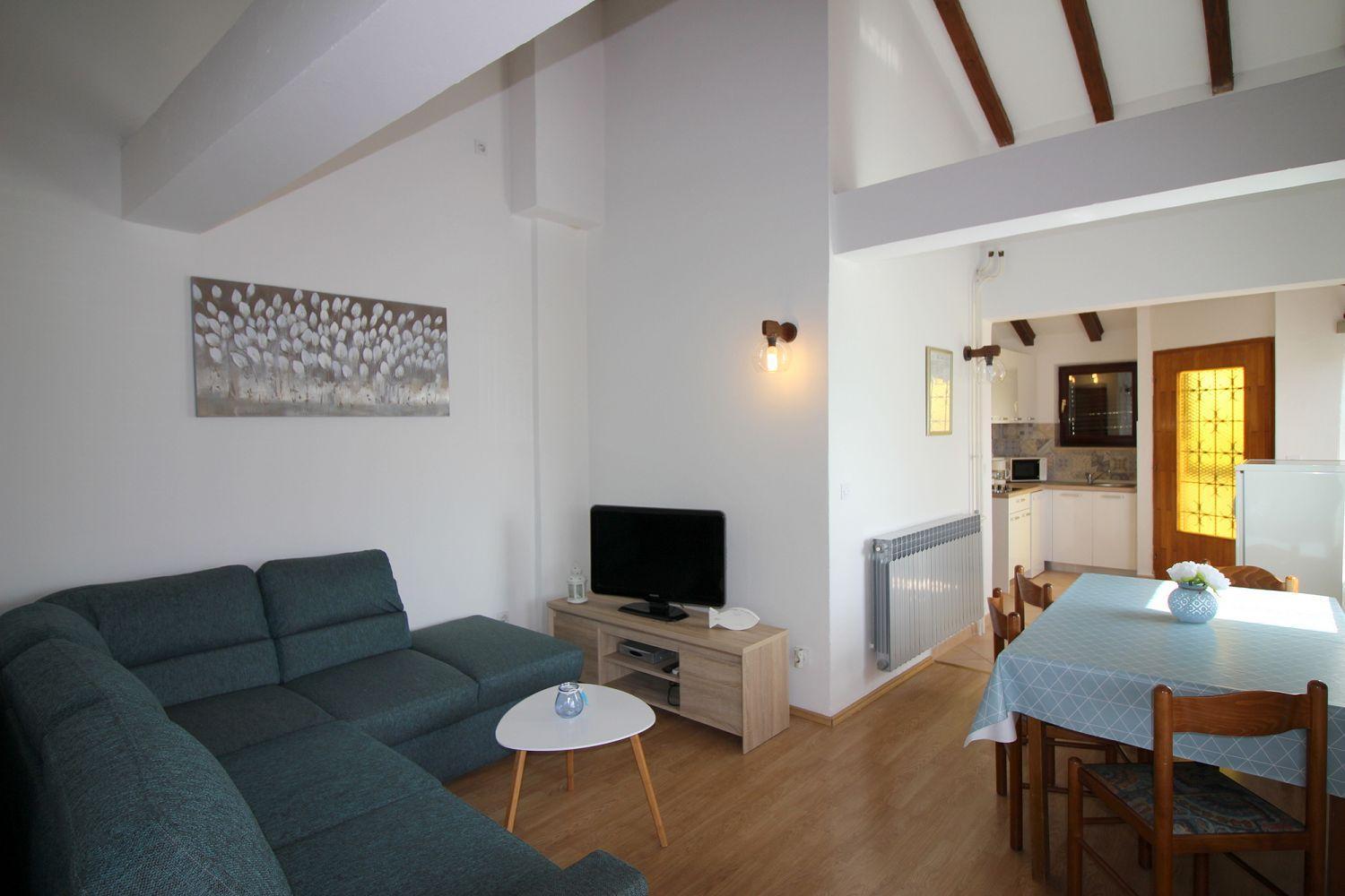 Apartment Charmantes Mit Privatem Balkon, Privatparkplatz, Wifi Und Nur 700 Meter Zum