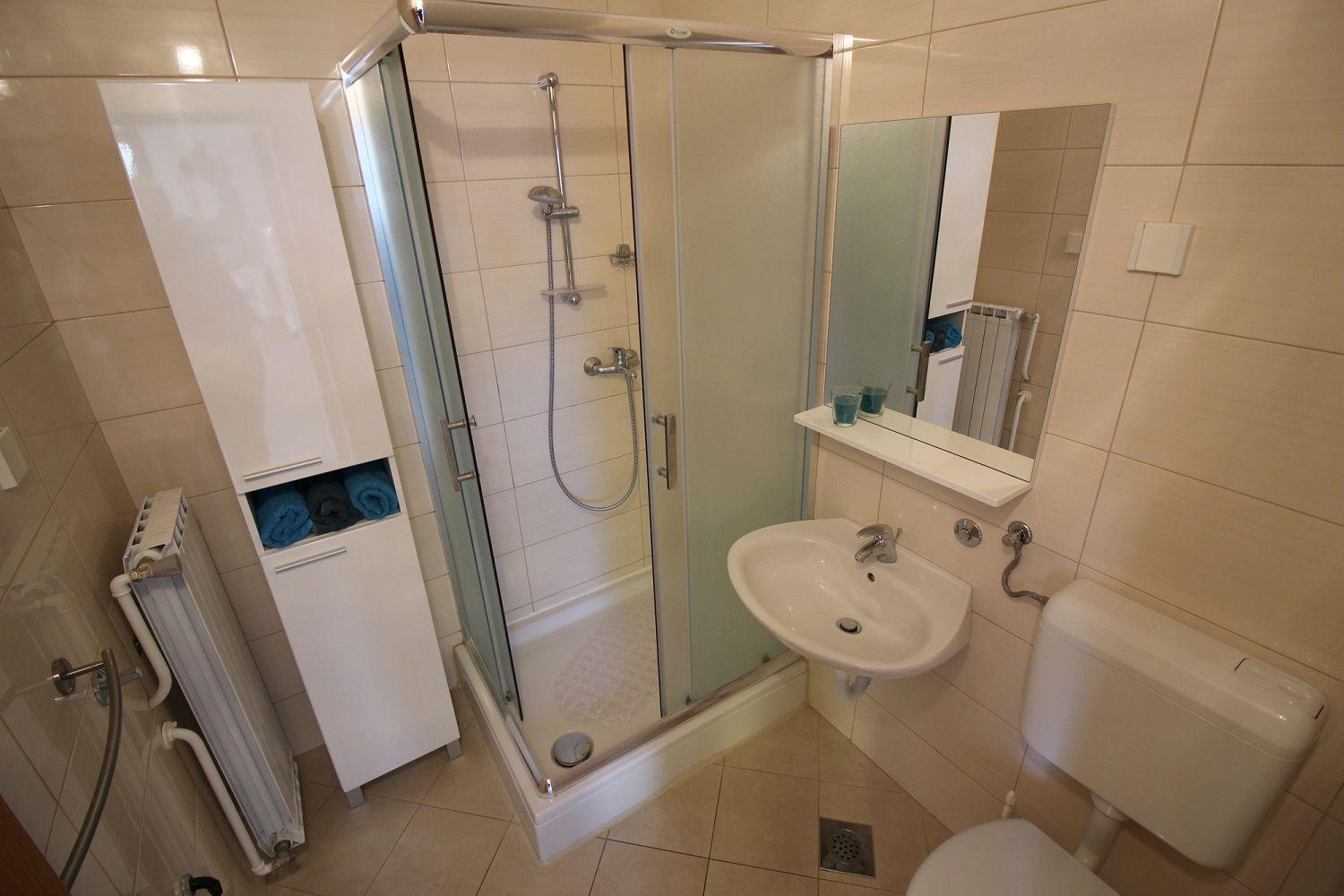 Charmantes Mit Privatem Balkon, Privatparkplatz, Wifi Und Nur 700 Meter Zum *