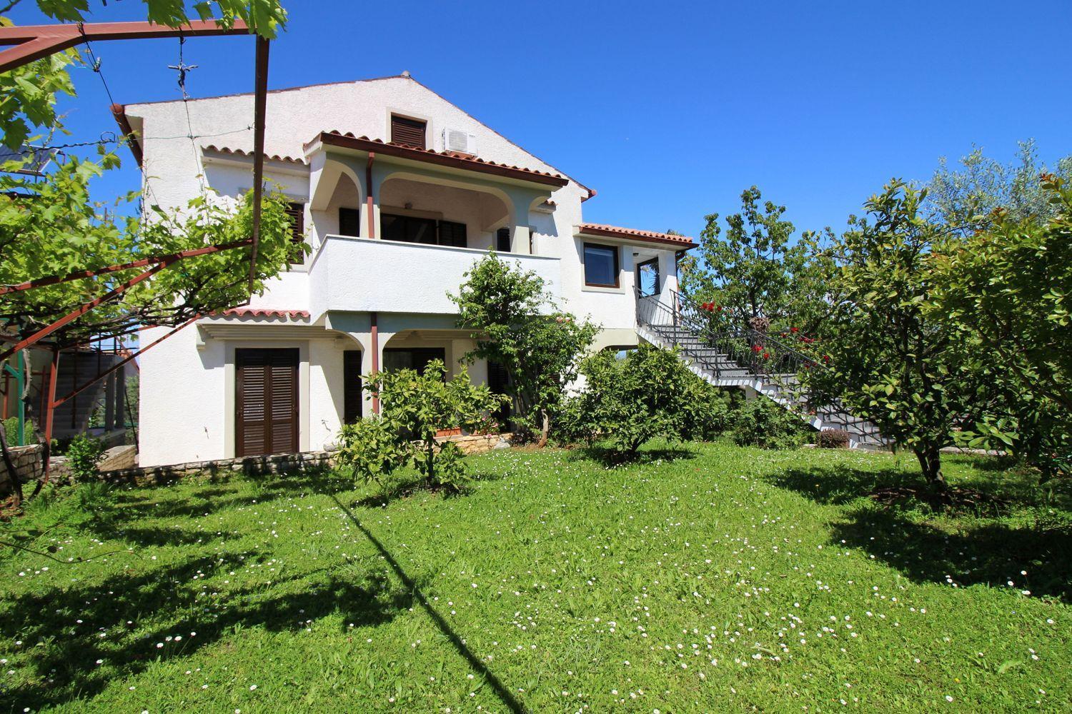Apartment Charmantes Mit Privatem Balkon, Privatparkplatz, Wifi Und Nur 700 Meter Zum Poreč