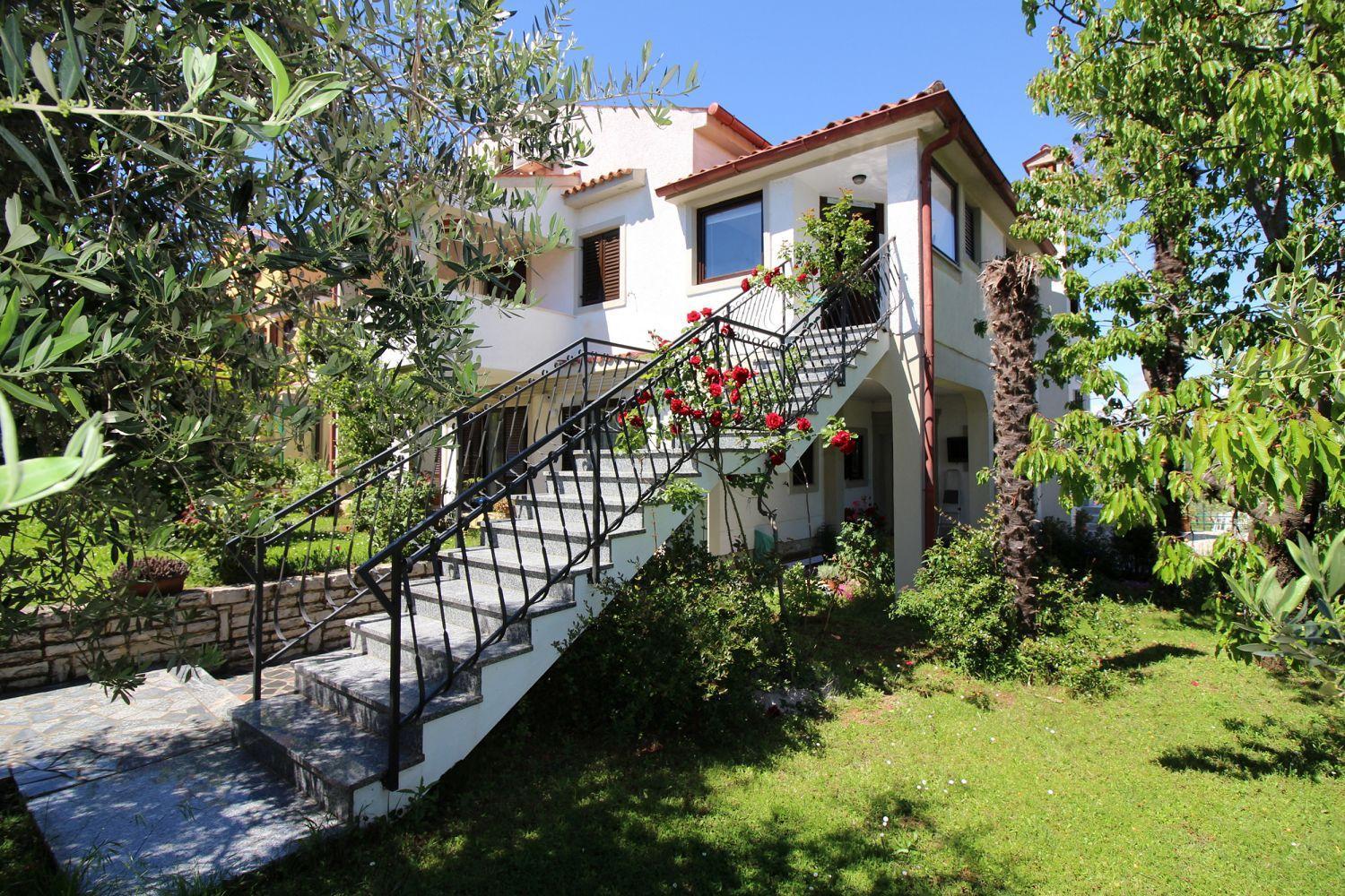 Charmantes Mit Privatem Balkon, Privatparkplatz, Wifi Und Nur 700 Meter Zum Apartment Poreč